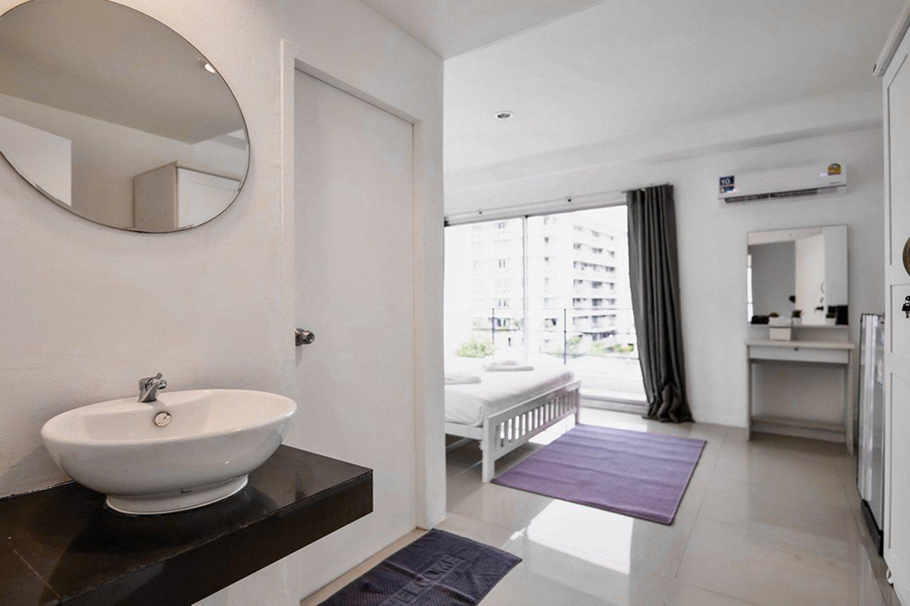 Roomquest Bangkok Sukhumvit 50 Eksteriør bilde
